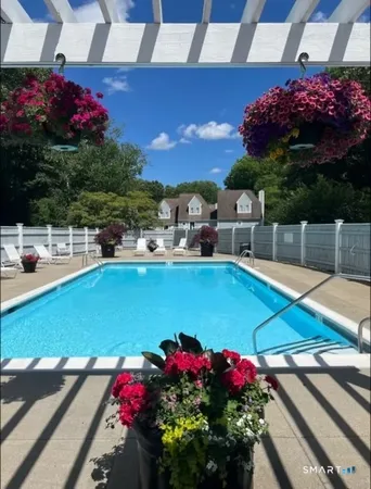 $220,000 | 113 Old Pond Lane, Unit 113, Norwich, CT 06360