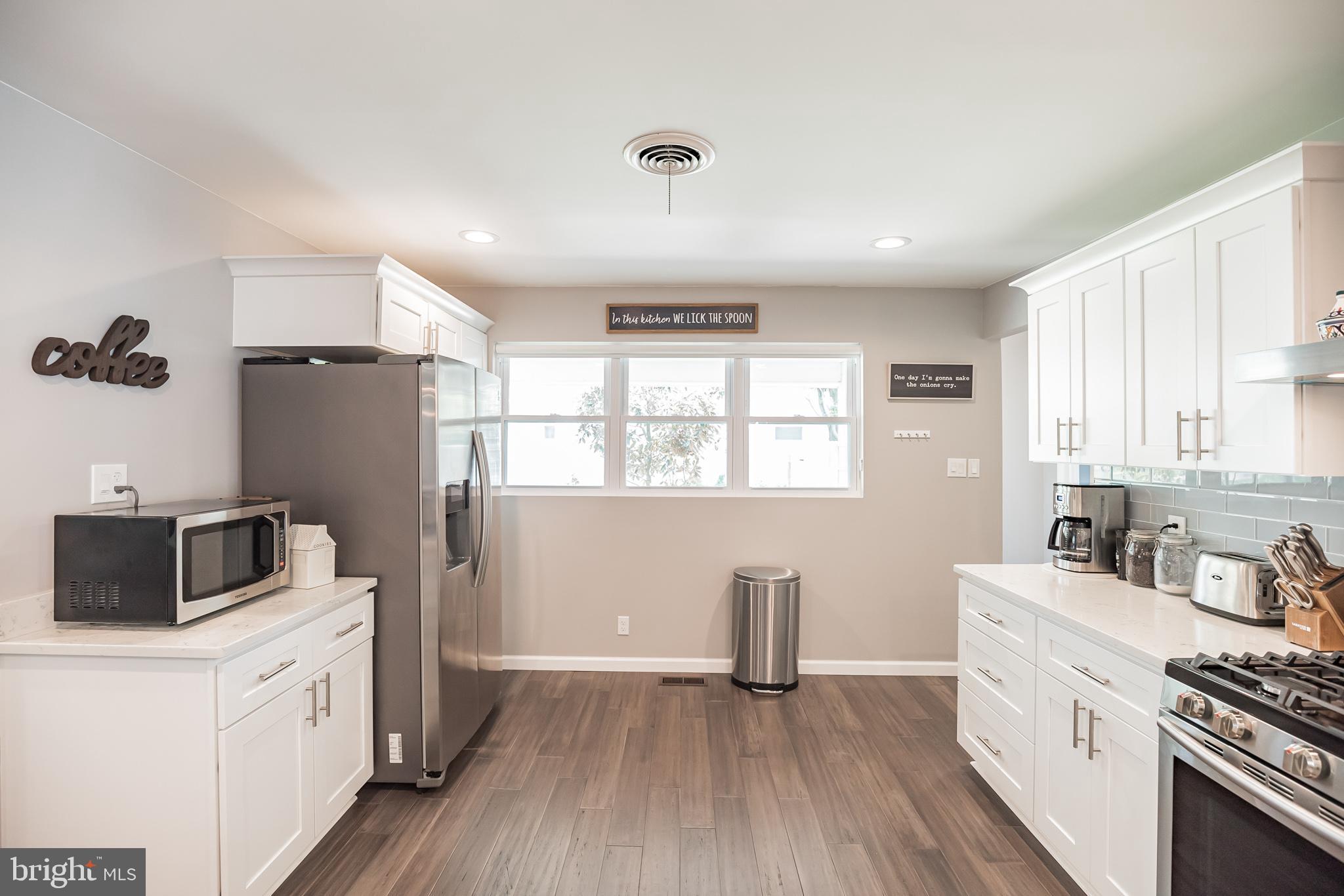 322 Juniper Drive Cherry Hill, NJ 08003 - Photo 23 of 41 Kitchen
