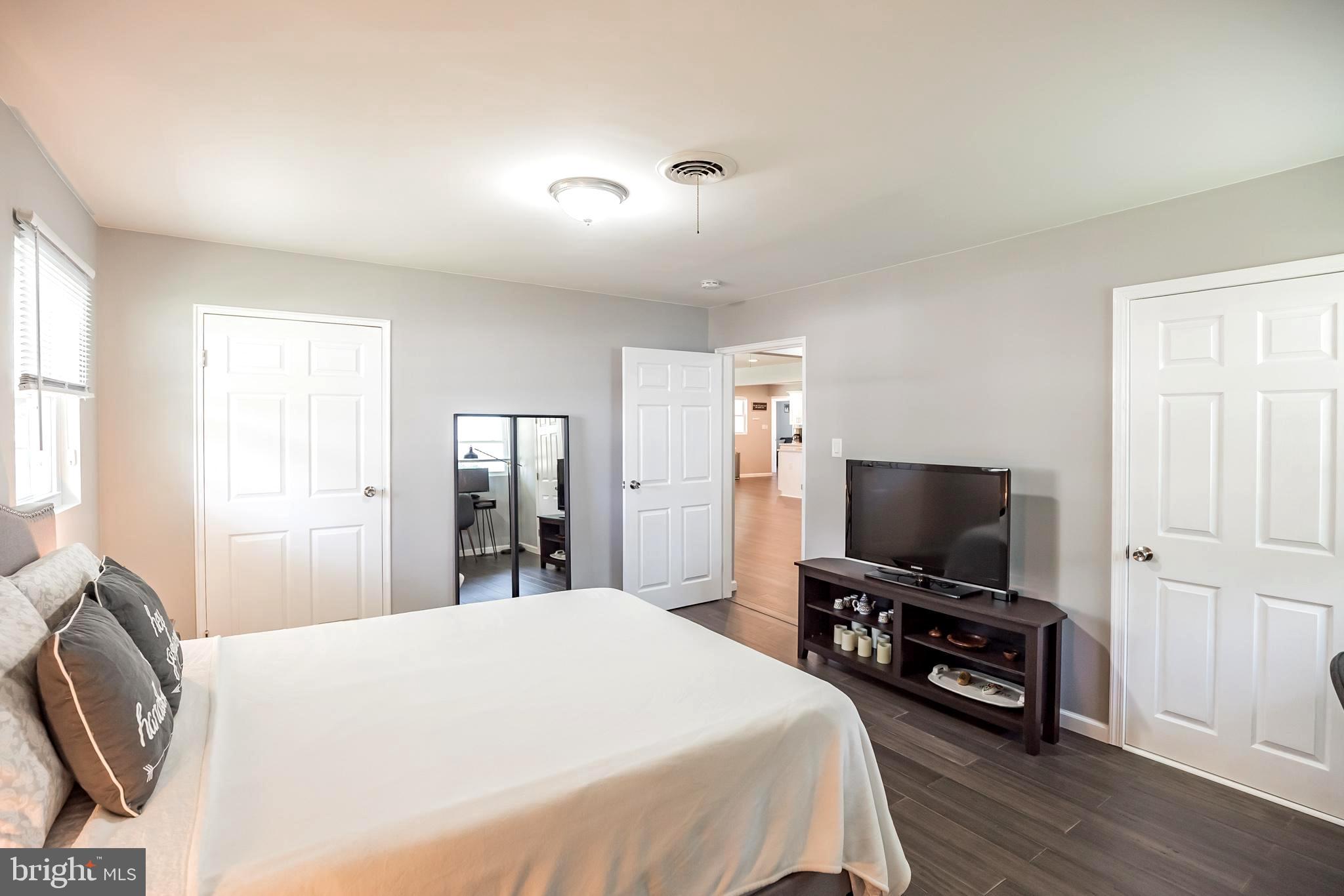 322 Juniper Drive Cherry Hill, NJ 08003 - Photo 26 of 41 Owners Bedroom