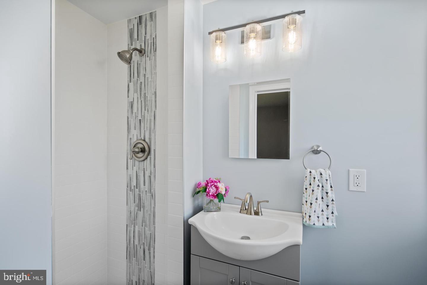 322 Juniper Drive Cherry Hill, NJ 08003 - Photo 27 of 41 Owners Full Bath