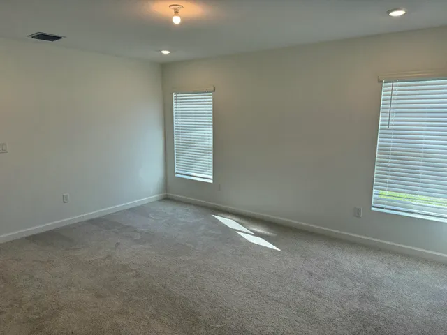 $2,500 | 10468 Northwest Suncrest Loop Port, Port St. Lucie, FL 34987