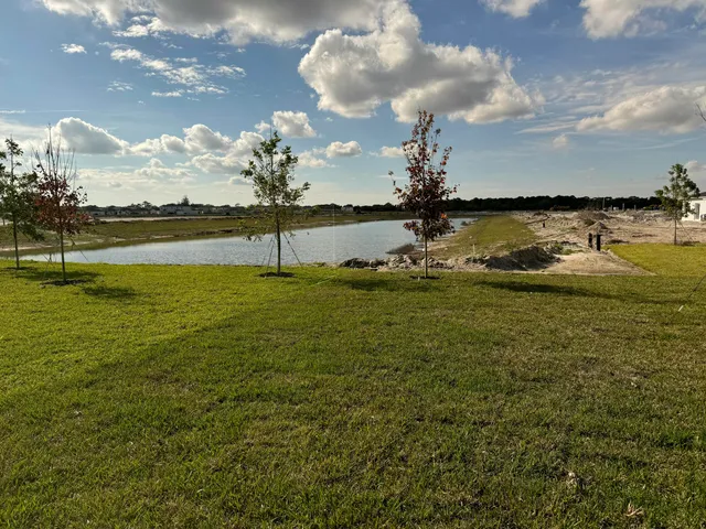 $2,500 | 10468 Northwest Suncrest Loop Port, Port St. Lucie, FL 34987