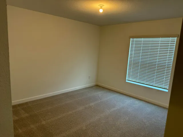 $2,500 | 10468 Northwest Suncrest Loop Port, Port St. Lucie, FL 34987