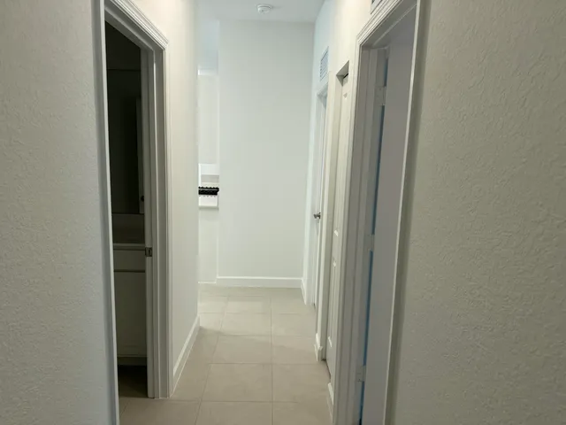 $2,500 | 10468 Northwest Suncrest Loop Port, Port St. Lucie, FL 34987