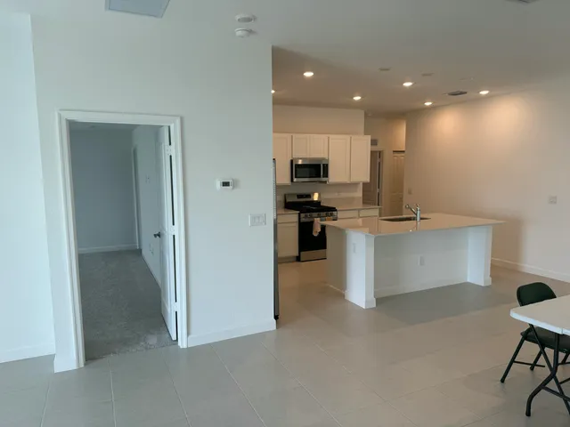 $2,500 | 10468 Northwest Suncrest Loop Port, Port St. Lucie, FL 34987