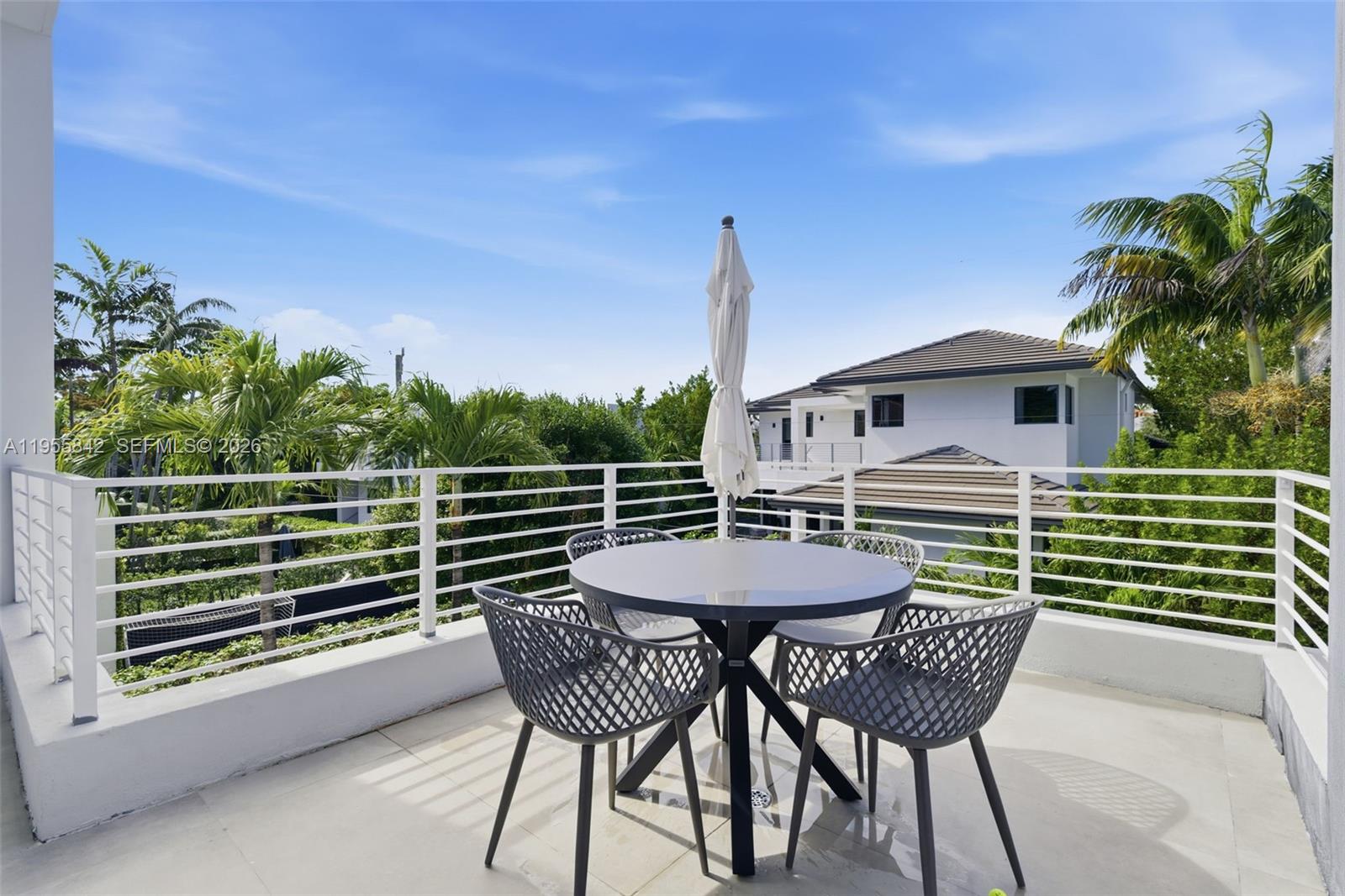 454 Fernwood Road Key Biscayne, FL 33149 - Photo 15 of 20