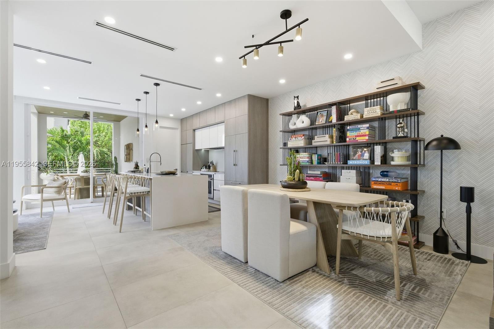 454 Fernwood Road Key Biscayne, FL 33149 - Photo 2 of 20