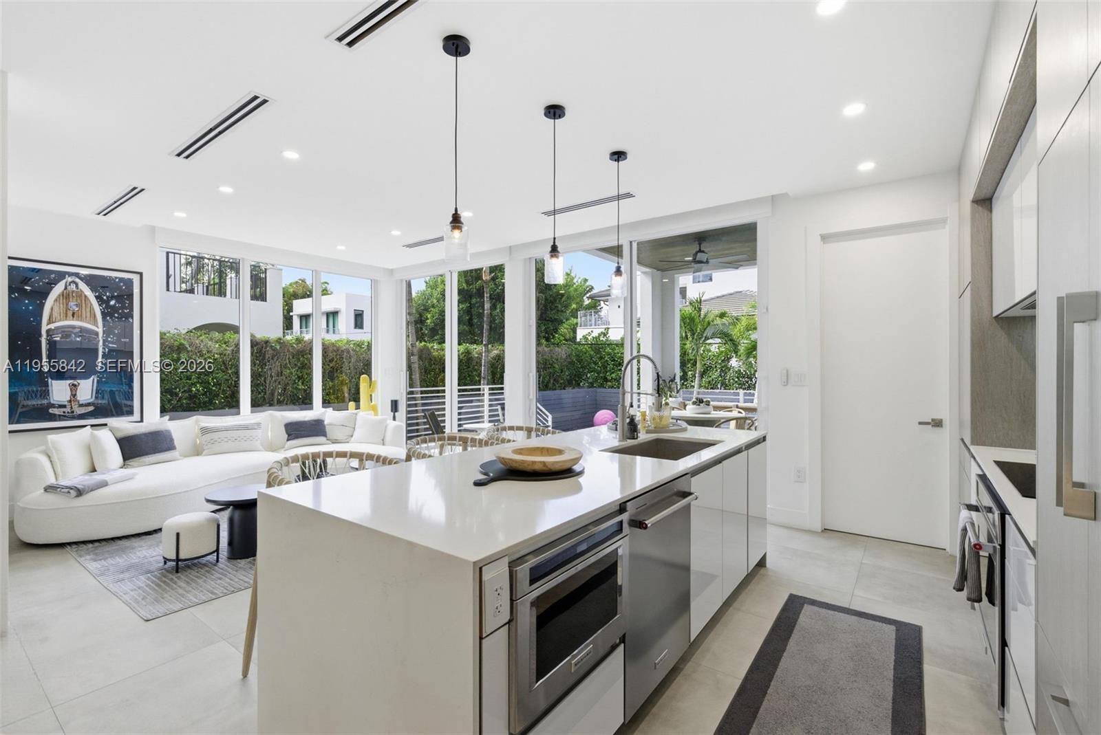 454 Fernwood Road Key Biscayne, FL 33149 - Photo 7 of 20