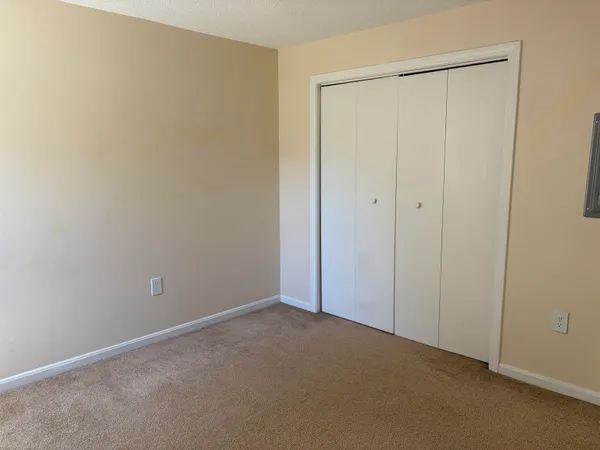 $1,975 | 804 White Cedar Boulevard, Portsmouth, NH 03801