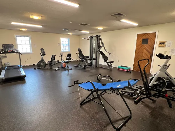 $1,975 | 804 White Cedar Boulevard, Portsmouth, NH 03801