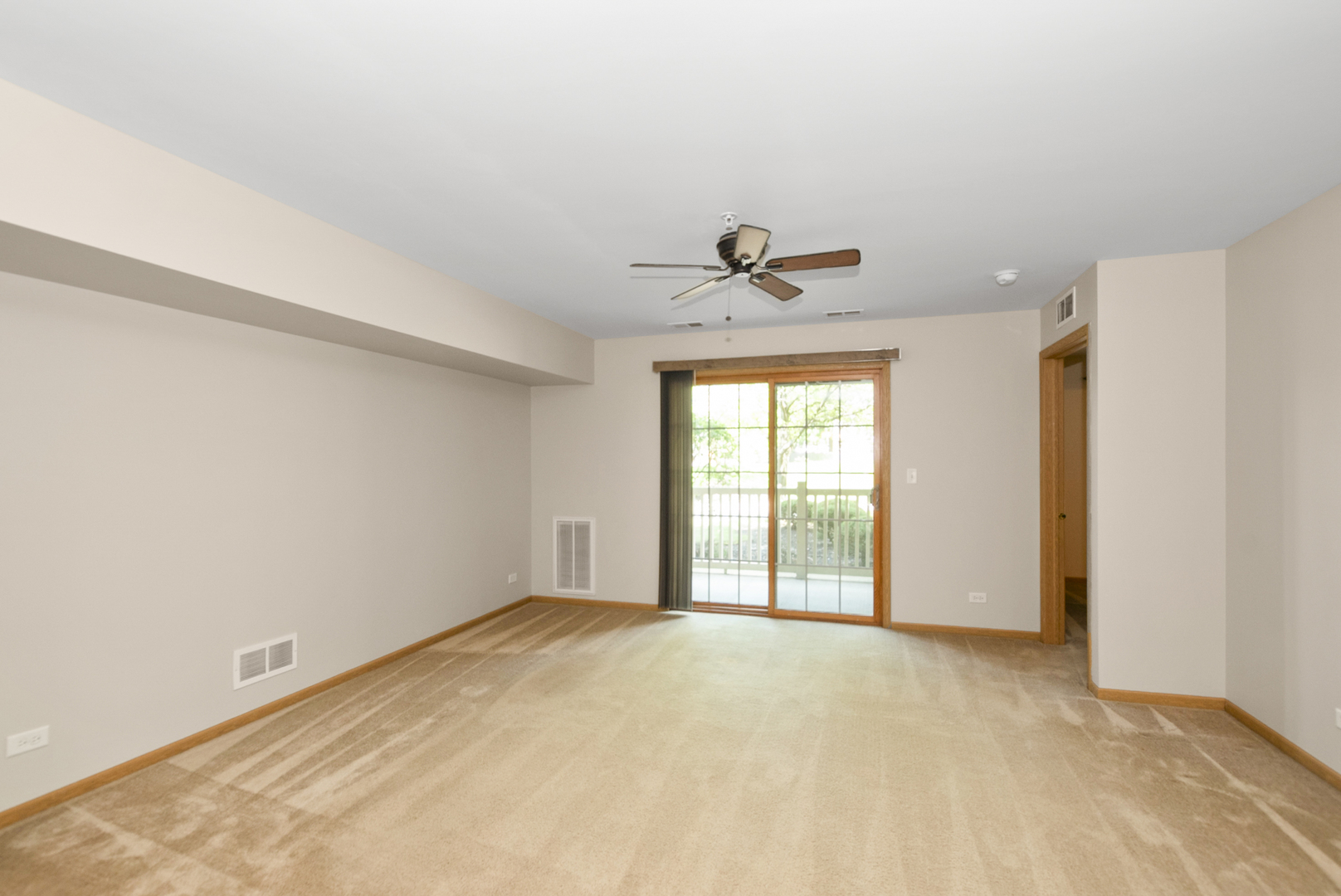 20301 South Pine Hill Road, Unit 1D Frankfort, IL 60423 - Photo 9 of 21 a view of an empty room with a window