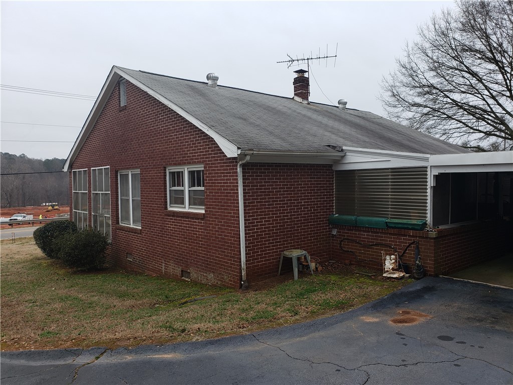 156 Tokeena Road Seneca, SC 29678 - Photo 4 of 40 Gallery Image 4