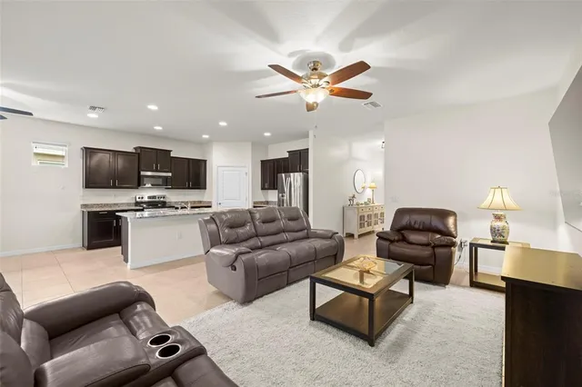 $2,100 | 13562 Paddington Way, Spring Hill, FL 34609