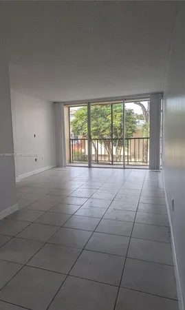 $1,700 | 8810 Fontainebleau Boulevard, Unit 201, Miami, FL 33172