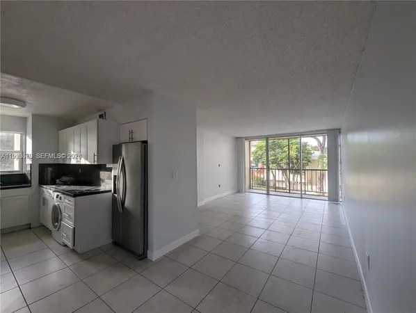 $1,700 | 8810 Fontainebleau Boulevard, Unit 201, Miami, FL 33172