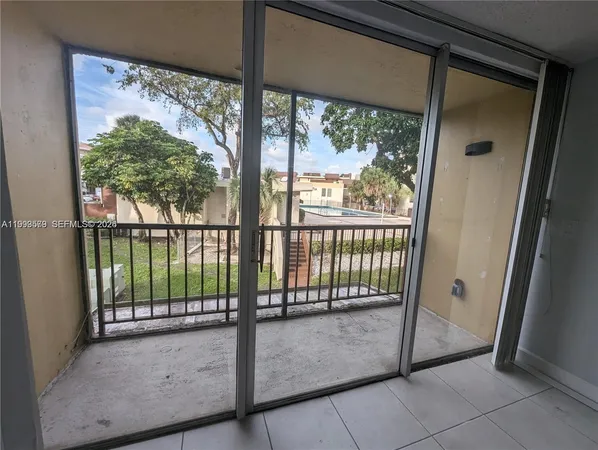 $1,700 | 8810 Fontainebleau Boulevard, Unit 201, Miami, FL 33172