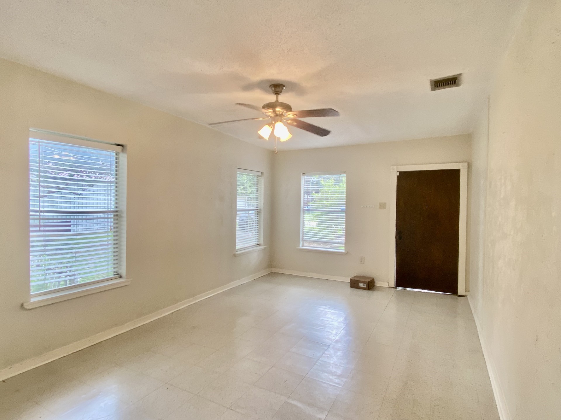 326 Noble Street Spring, TX 77373 - Photo 10 of 32 Inside of 326.5 A Noble