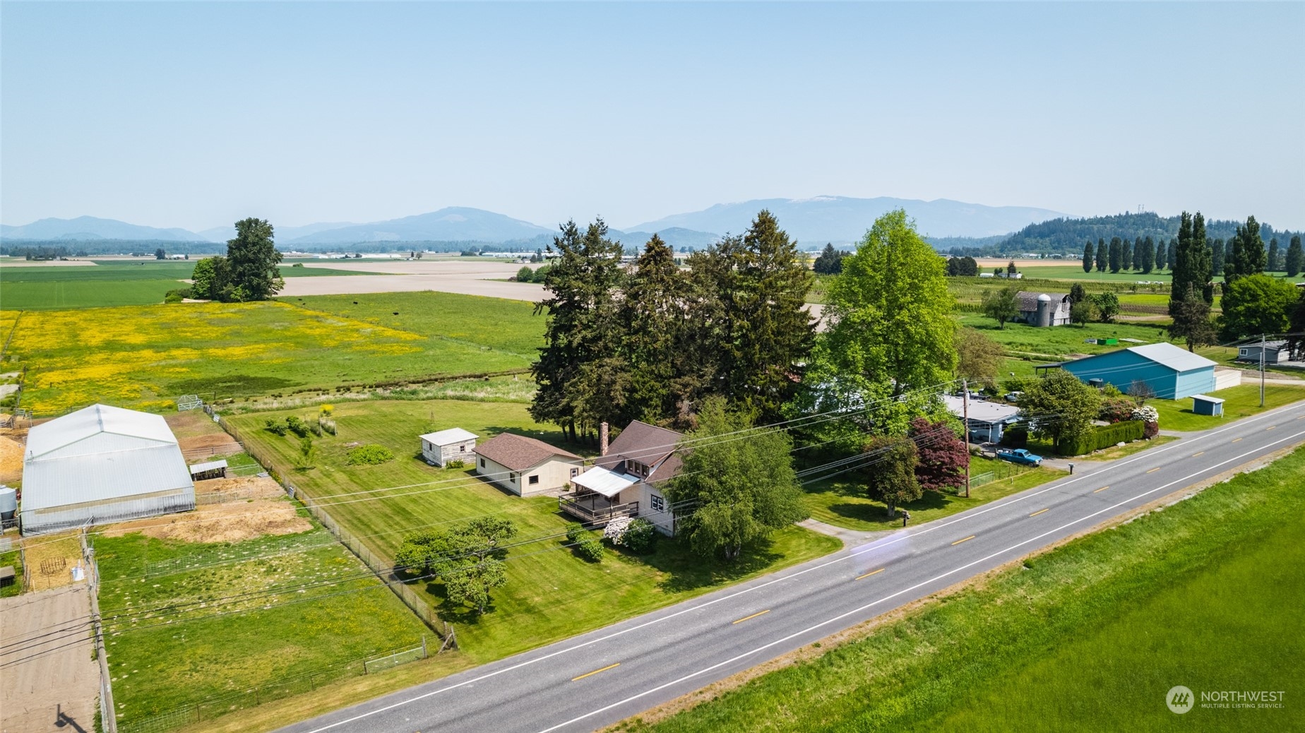 17601 Peterson Road Burlington, WA 98233 - Photo 34 of 36 a view of a city