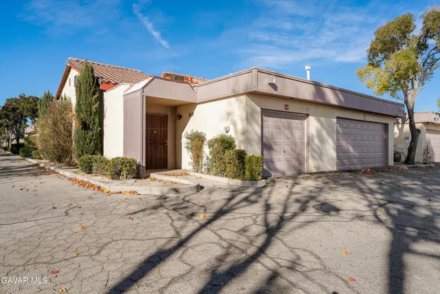$334,900 | 43334 32nd Street West, Unit 34, Lancaster, CA 93536