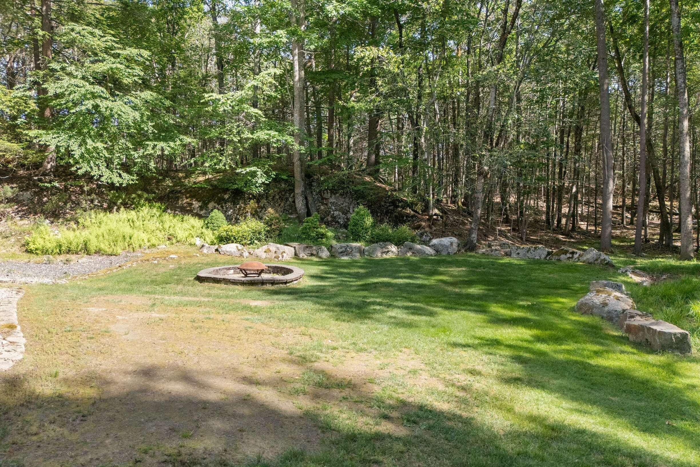 21 North Village Road York, ME 03902 - Photo 30 of 35 Back yard
