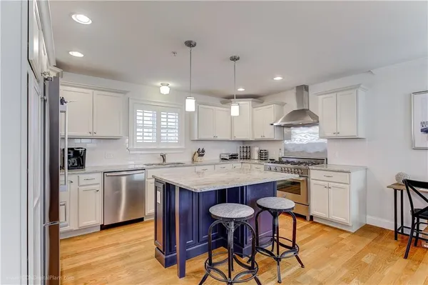 $5,000 | 4 Barney Street, Newport, RI 02840