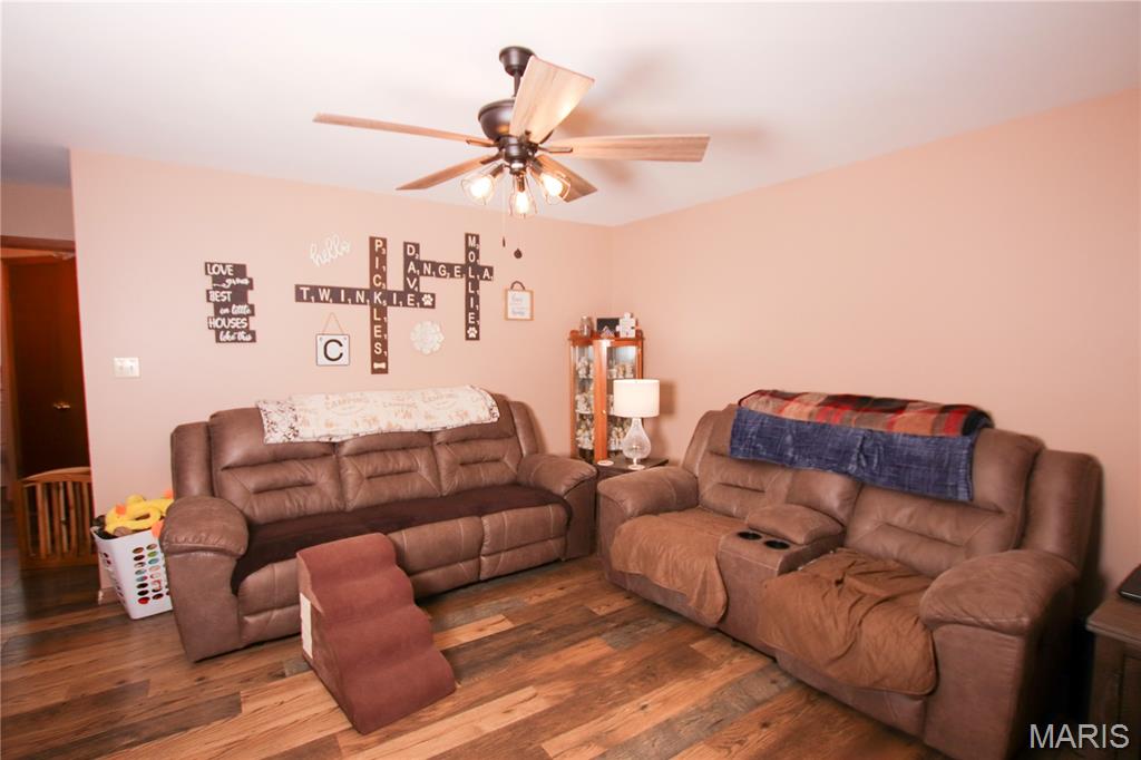 708 Dorson Circle Sullivan, MO 63080 - Photo 3 of 13