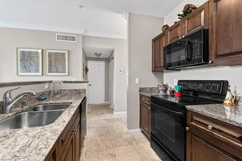 $369,000 | 580 South Sapodilla Avenue, Unit 304, West Palm Beach, FL 33401