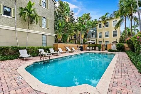 $369,000 | 580 South Sapodilla Avenue, Unit 304, West Palm Beach, FL 33401