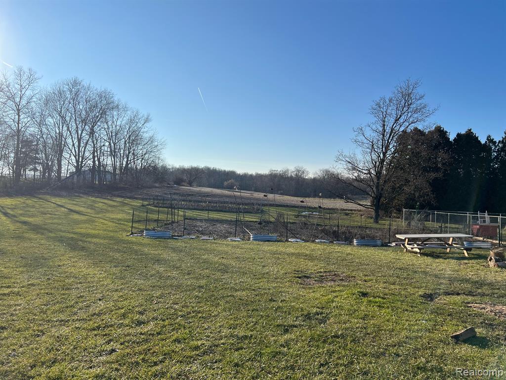 4287 Dillon Road Flushing, MI 48433 - Photo 3 of 15