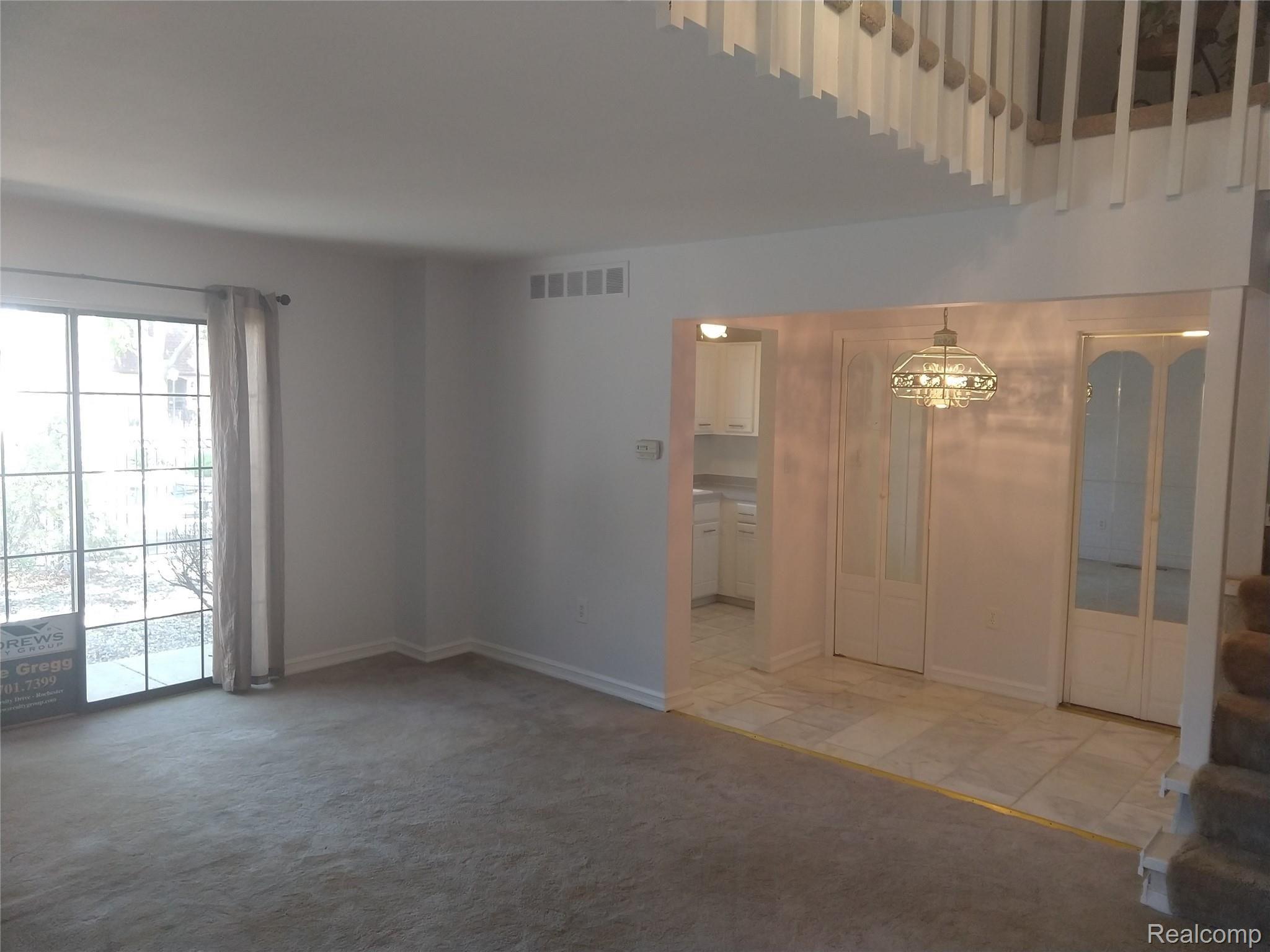 5015 Crooks Road, Unit 32 Royal Oak, MI 48073 - Photo 6 of 23 IMG_20190814_141758137.jpg