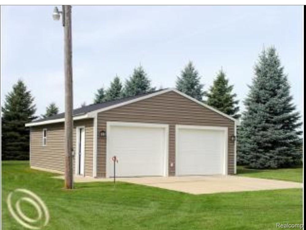 45 North Kellogg Road Howell, MI 48843 - Photo 3 of 33 fullsizeoutput_5.jpeg
