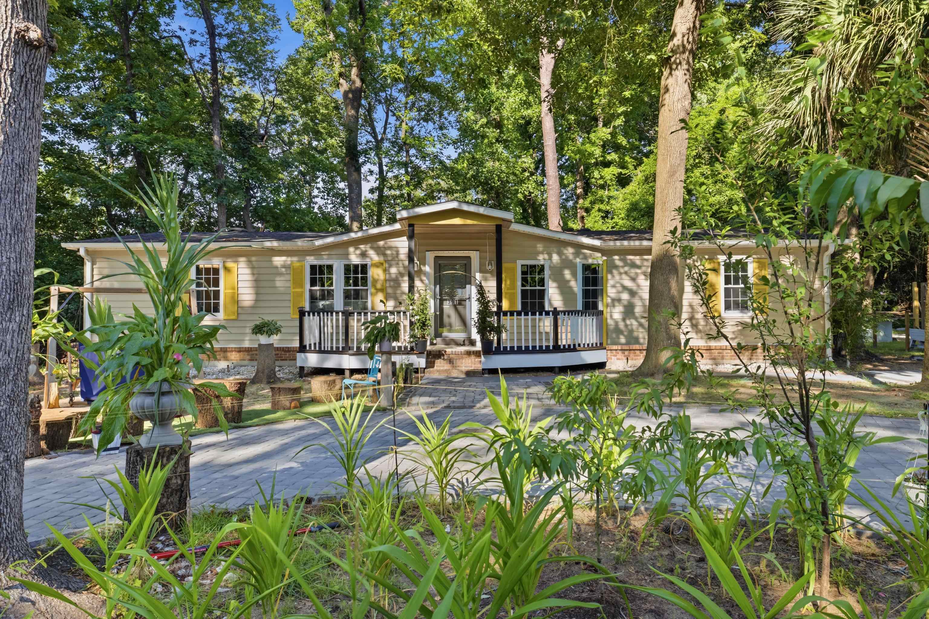 391 Di-Cindy Lane Murrells Inlet, SC 29576 - Photo 2 of 48