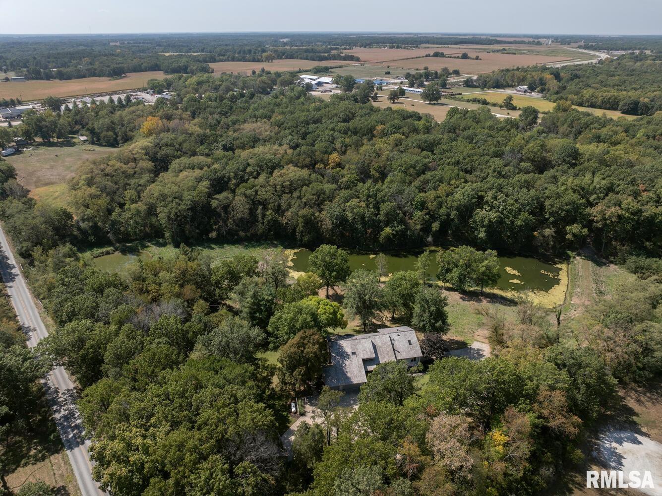 100 South Quail Walk Road Macomb, IL 61455 - Photo 5 of 59