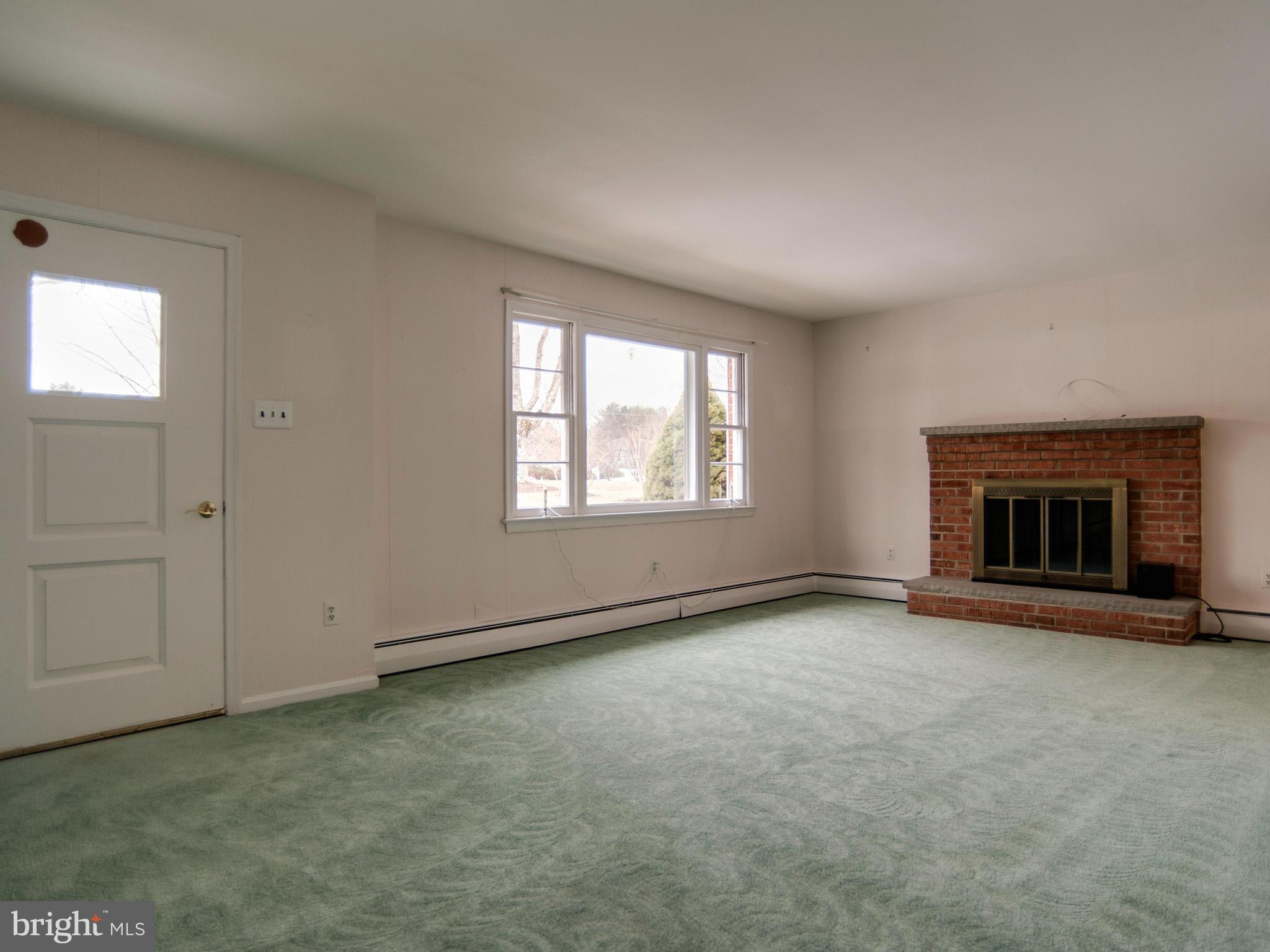 14612 Lightner Road Haymarket, VA 20169 - Photo 5 of 20 Living Room