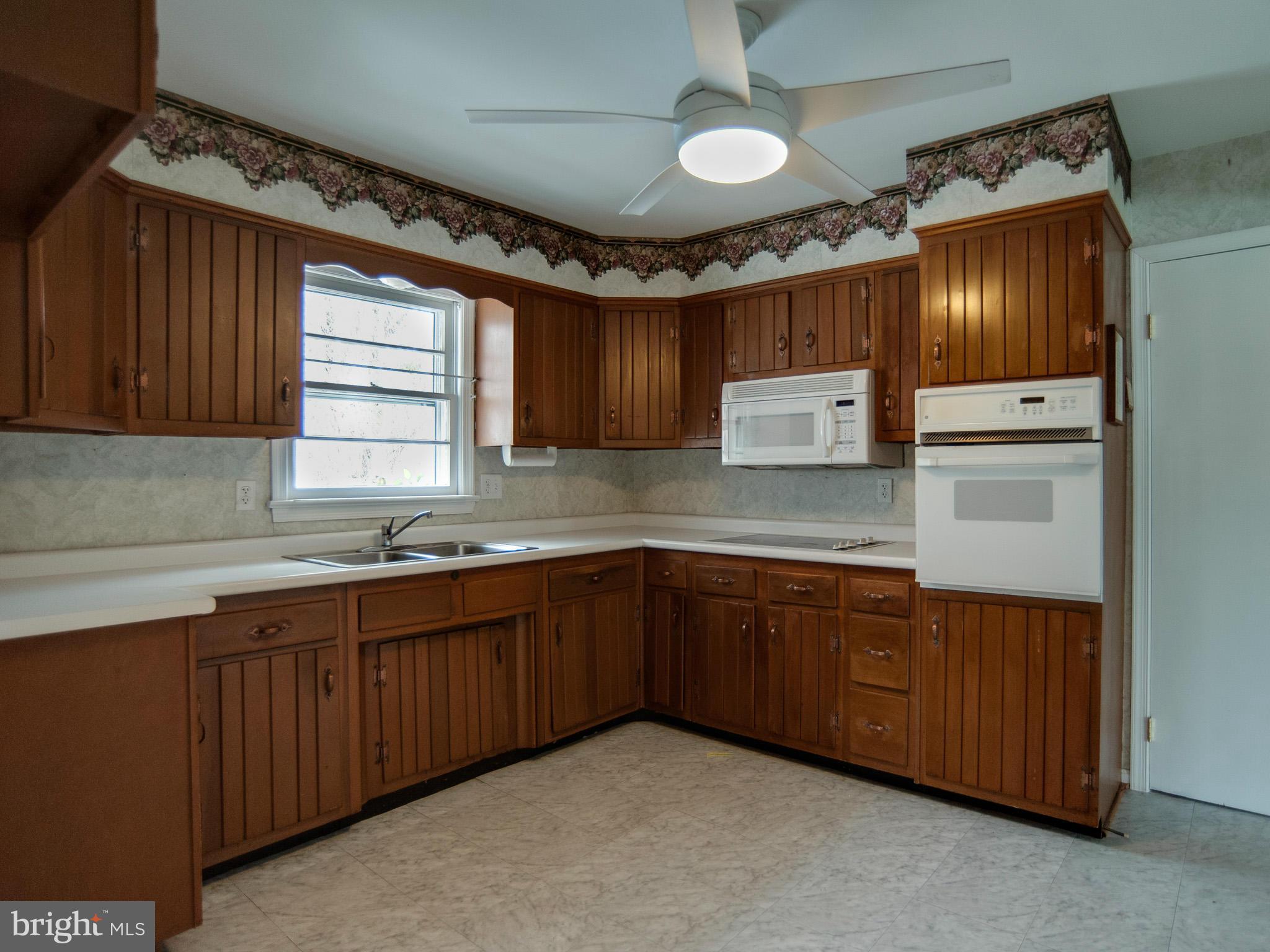 14612 Lightner Road Haymarket, VA 20169 - Photo 7 of 20 Kitchen