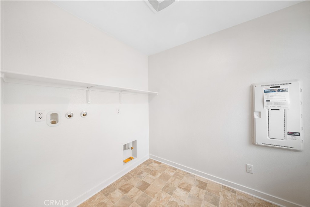 542 Colorado Drive Rialto, CA 92377 - Photo 27 of 68