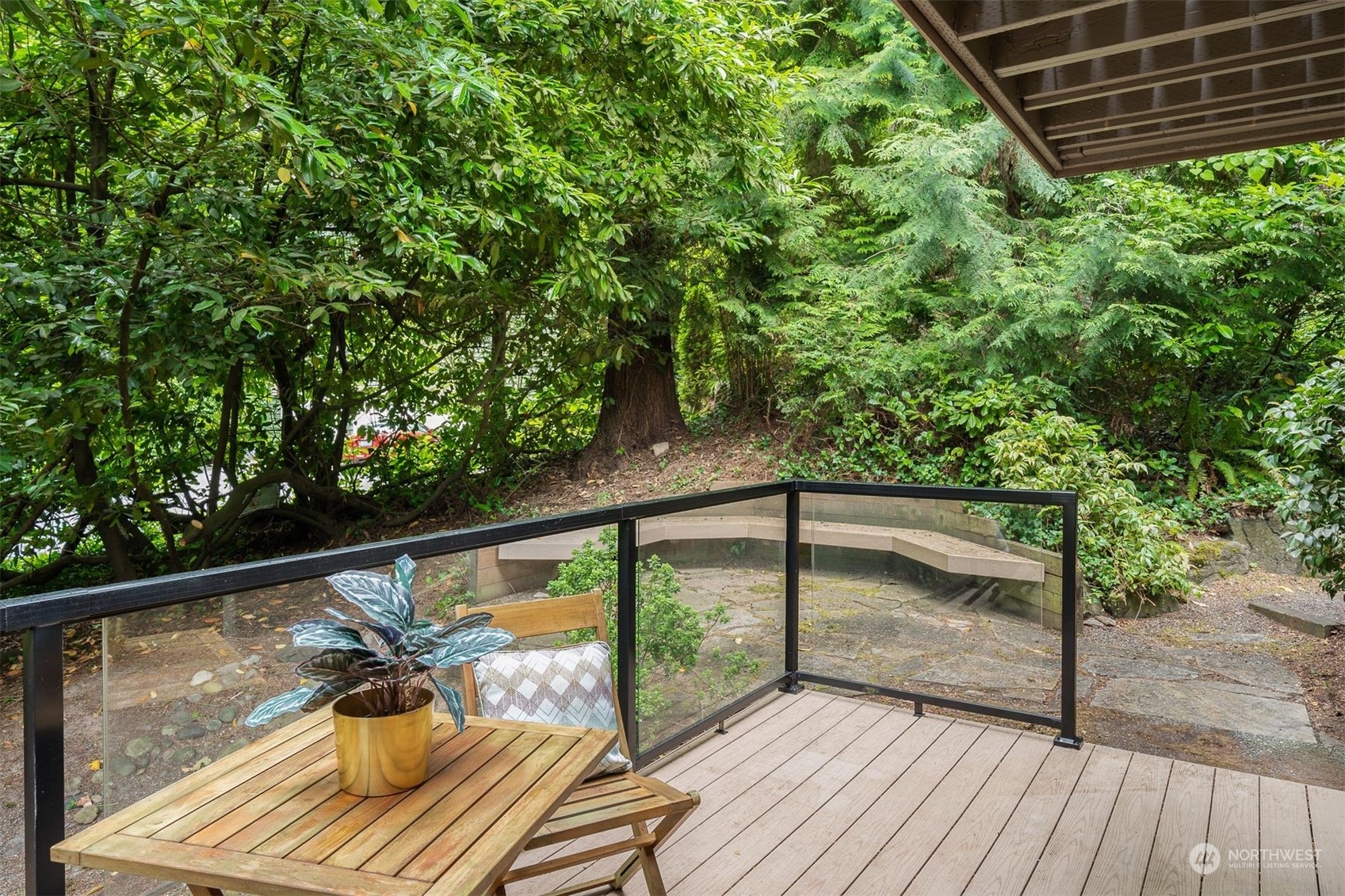 4542 Ferncroft Road Mercer Island, WA 98040 - Photo 14 of 27