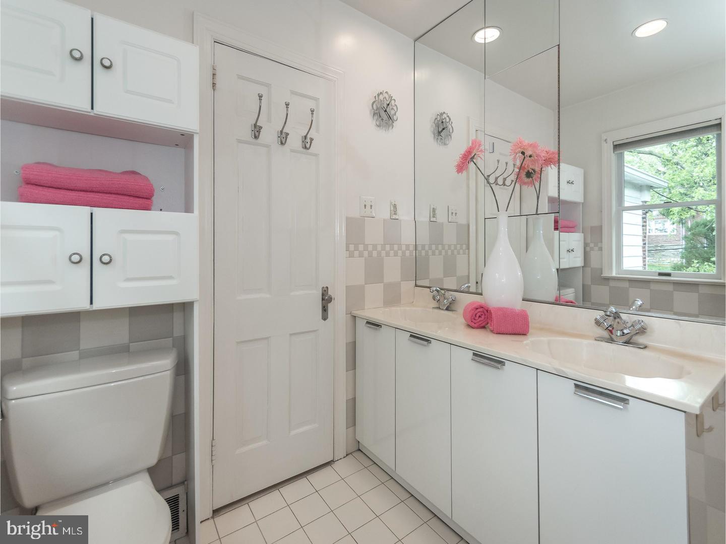 1111 Ashbourne Road Cheltenham, PA 19012 - Photo 19 of 25 Gallery Image 19