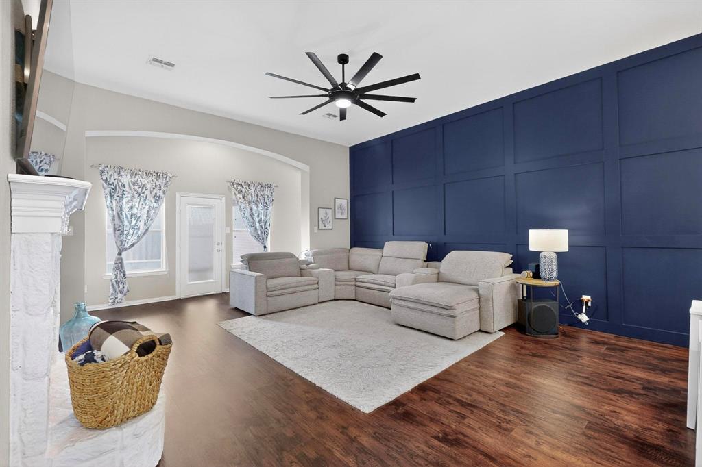 210 Anns Way Forney, TX 75126 - Photo 3 of 31