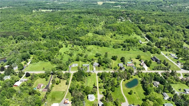 $899,900 | 976 Davis Road, East Aurora, NY 14052