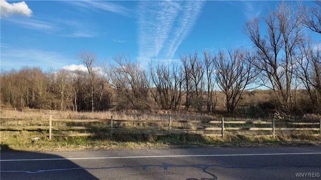 $899,900 | 976 Davis Road, East Aurora, NY 14052