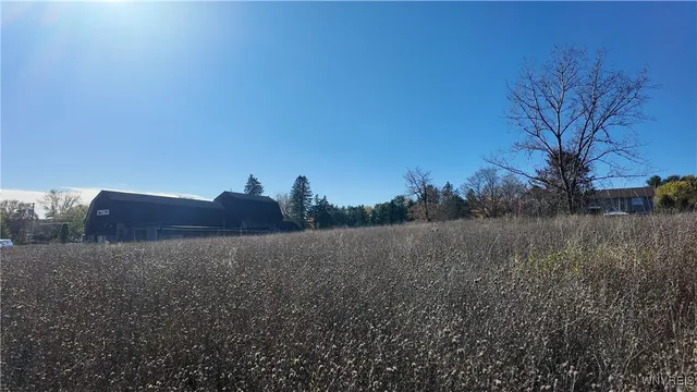 $899,900 | 976 Davis Road, East Aurora, NY 14052