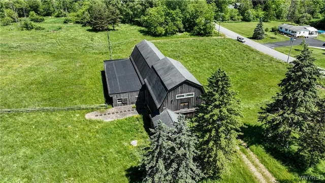 $899,900 | 976 Davis Road, East Aurora, NY 14052