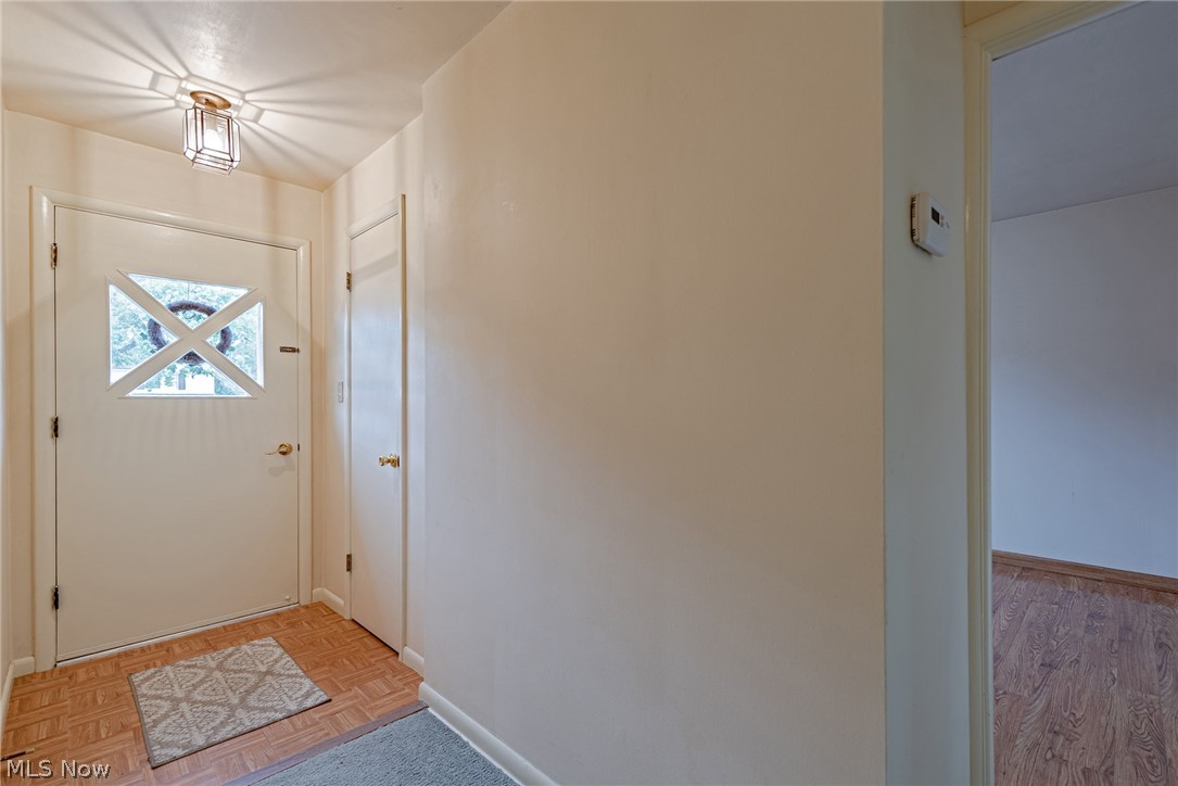 5246 East Farnhurst Road Cleveland, OH 44124 - Photo 2 of 34