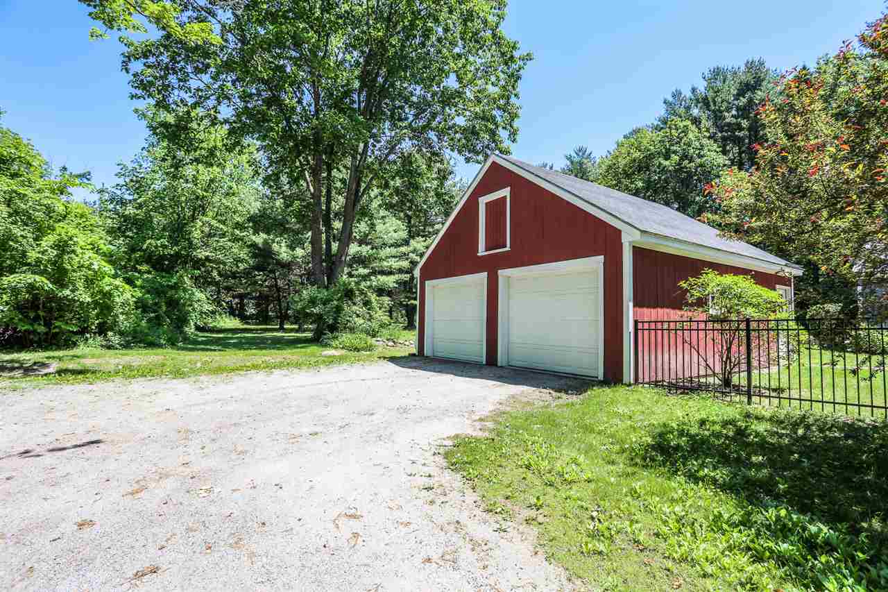 537 Upper Straw Road Hopkinton, NH 03229 - Photo 4 of 40 Gallery Image 4