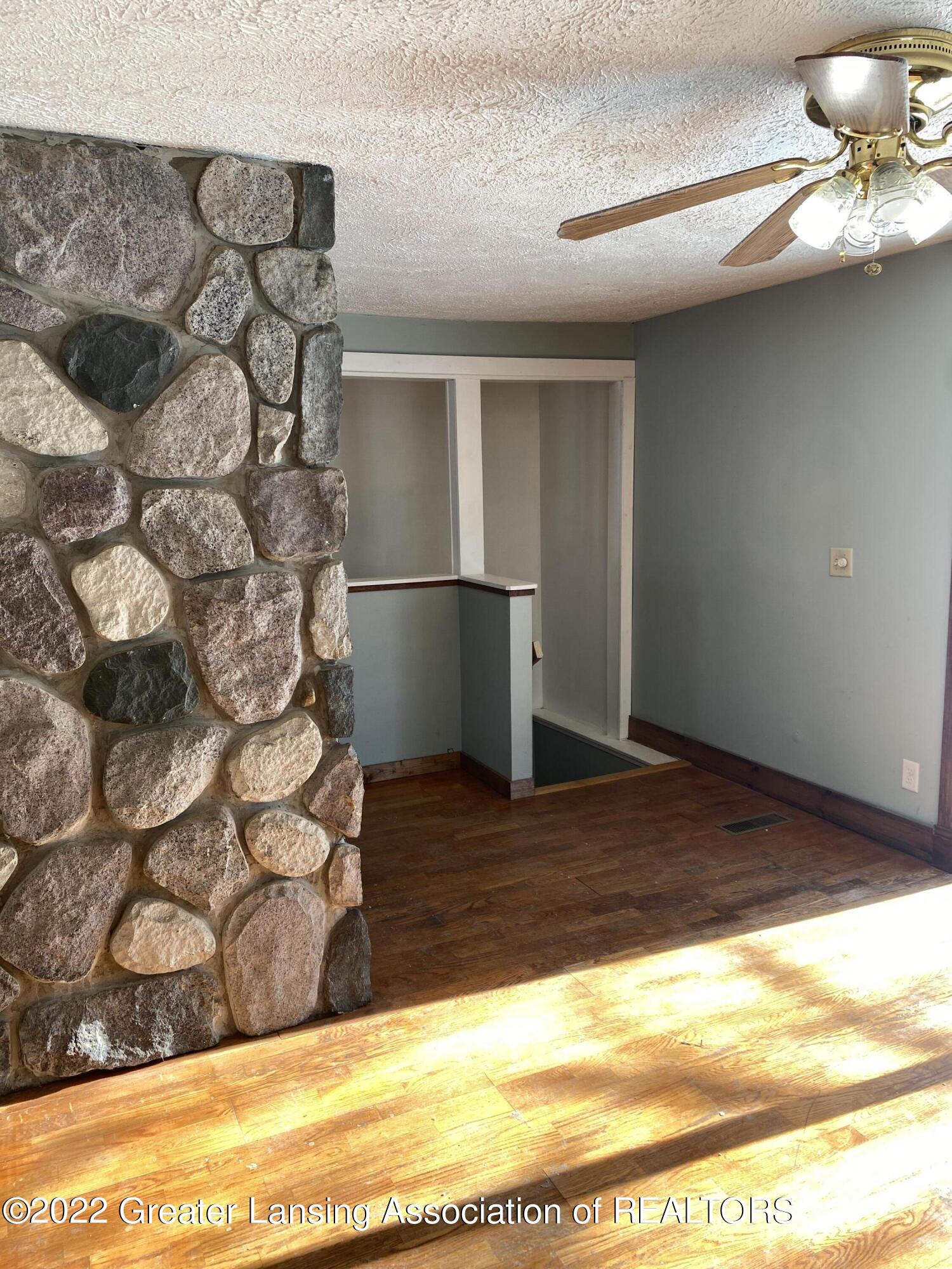 6503 News Road Dimondale, MI 48821 - Photo 6 of 22 20220126_180734276_iOS