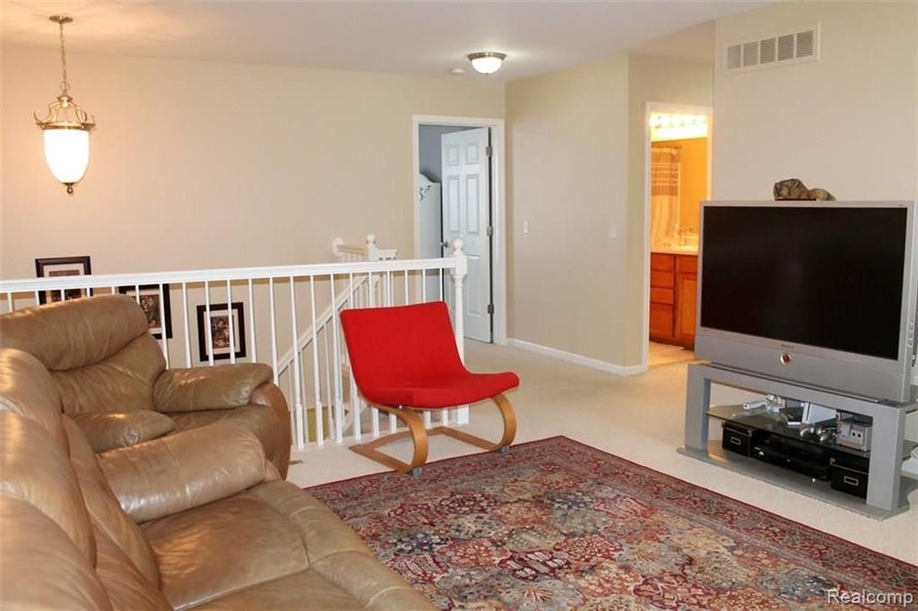 3511 Hogan Circle Rochester Hills, MI 48307 - Photo 17 of 43