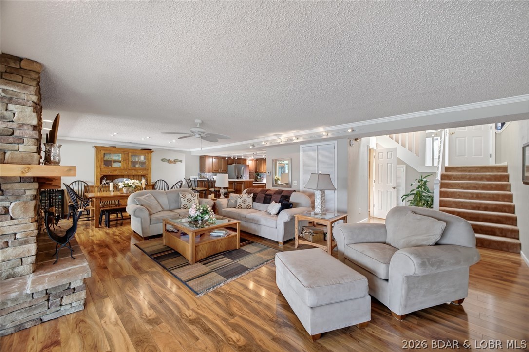 47 County Rd W-22S Lake Ozark, MO 65049 - Photo 12 of 68 Creating a warm divide that feels open & inviting