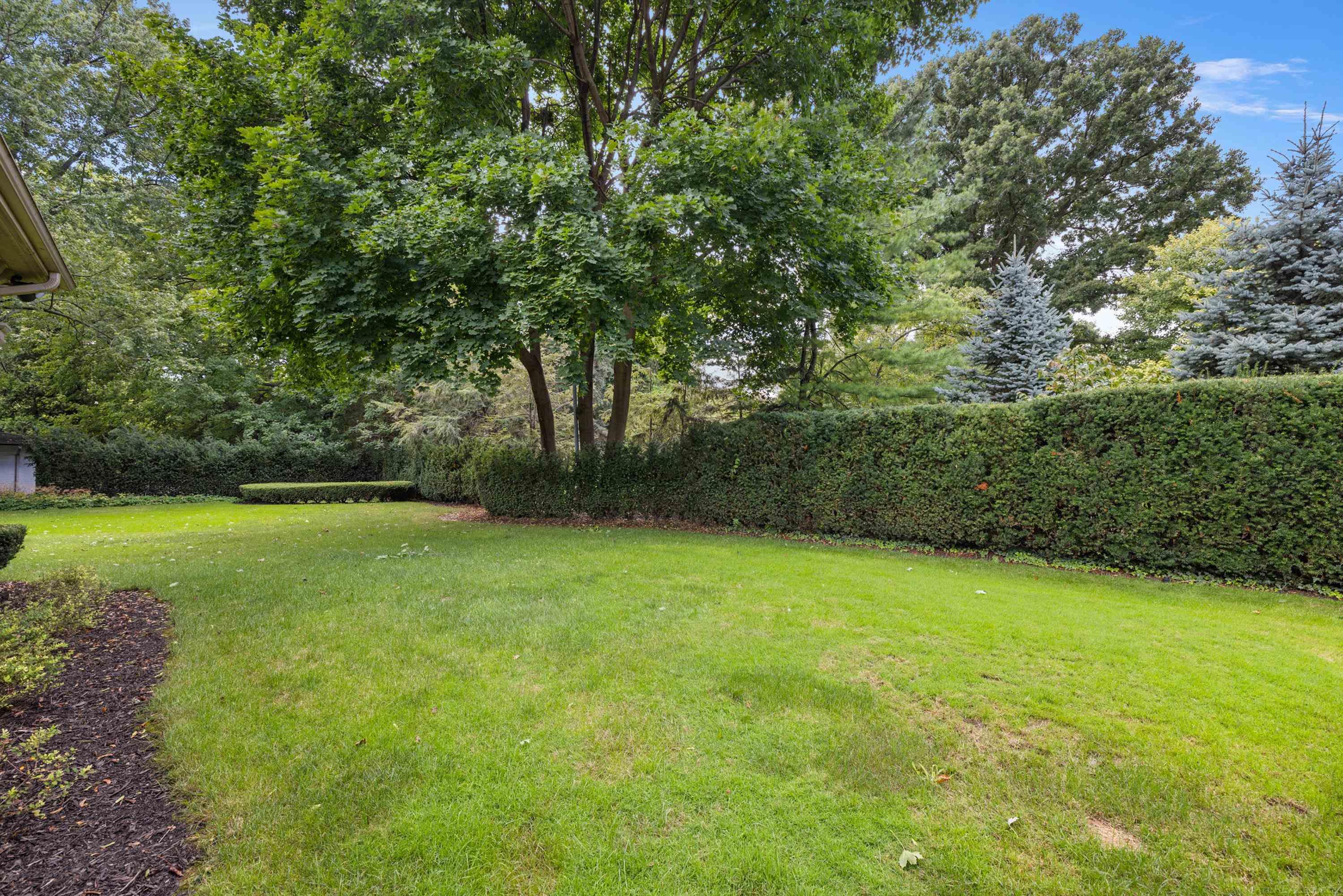555 Lake Shore Road Grosse Pointe, MI 48236 - Photo 86 of 94 50164218-7A50005F-86F4-4464-B5E4-F18E4E2A8DB9.JPG