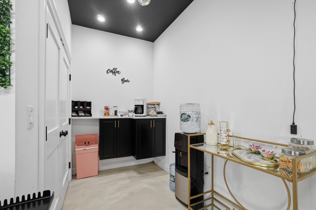 284 Broadway Fall River, MA 02721 - Photo 8 of 42